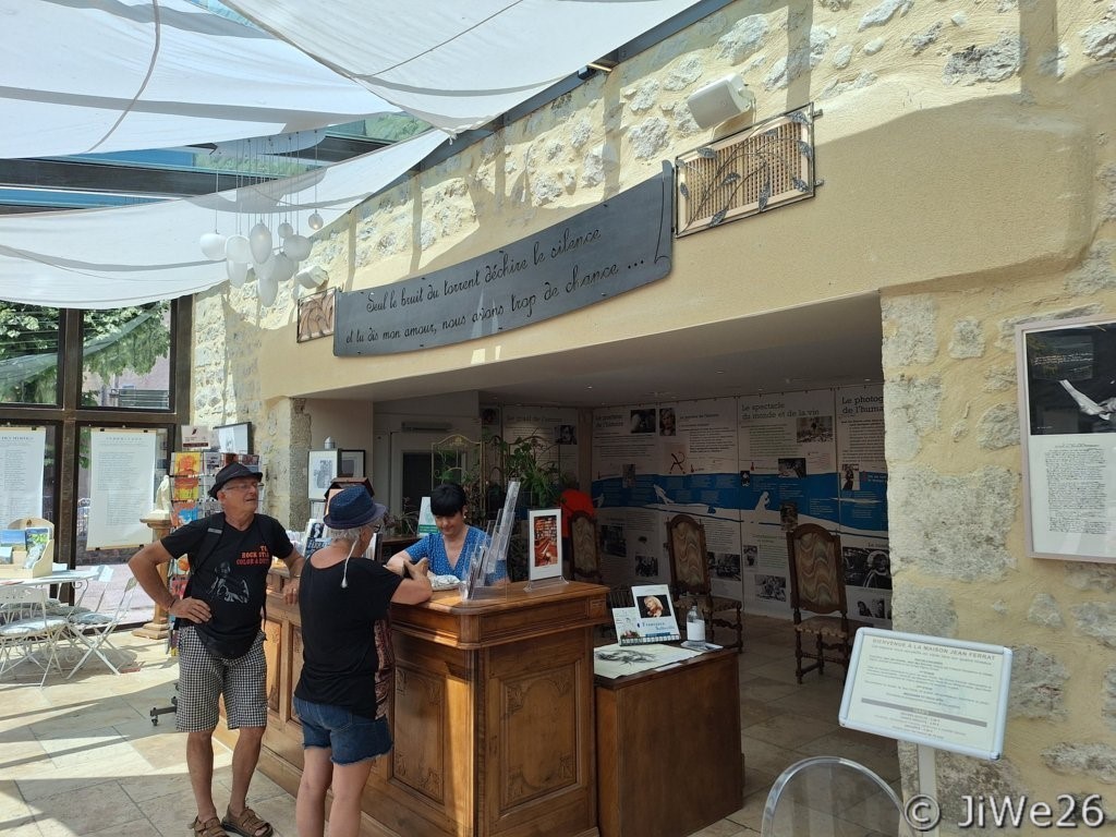 Accueil de la Maison Jean Ferrat