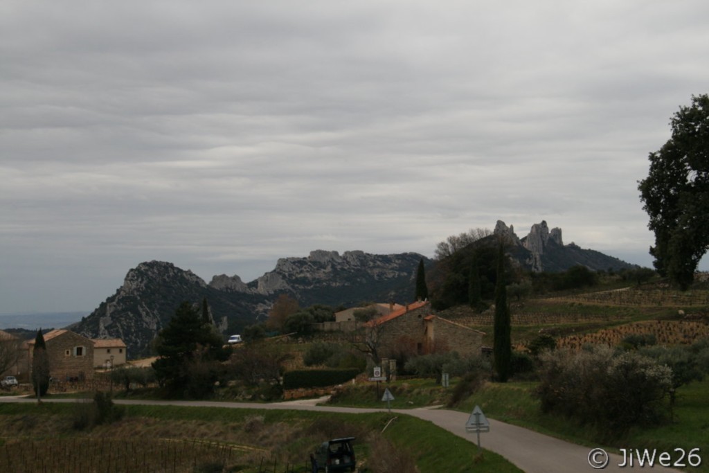 Les Dentelles