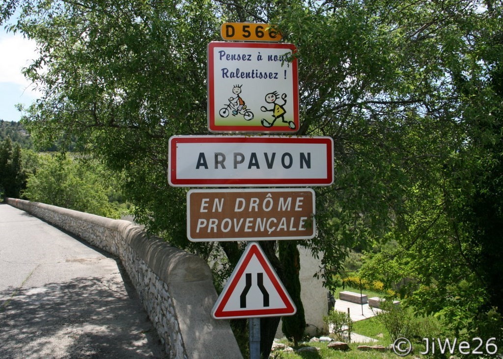 Aujourd'hui, nous vous proposons une balade dans ce magnifique village médiéval fortifié et perché