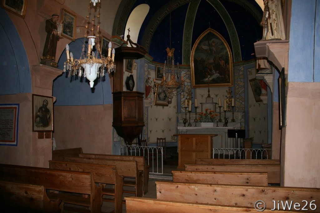 Une messe est célébrée à Arpavon une fois l'an à l'occasion de la fête votive