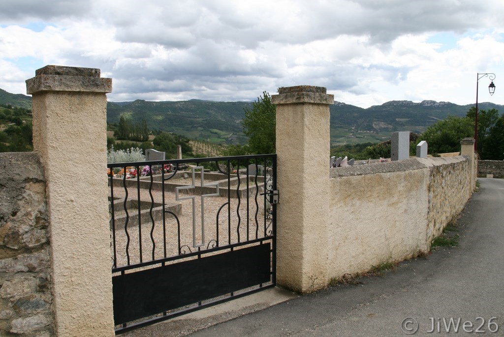 L'entrée du cimetière