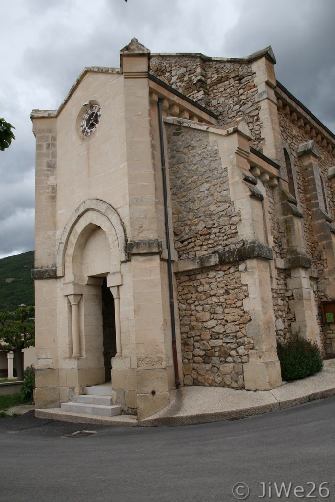 La façade de l'église