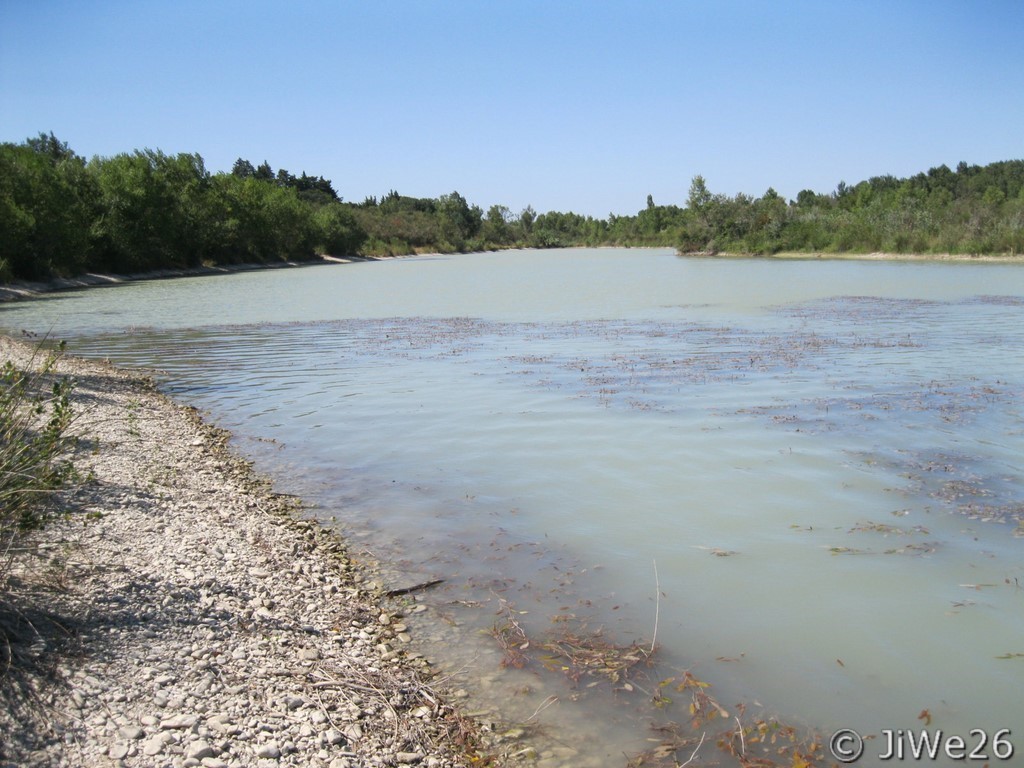 Calme et propreté sont les maîtres-mots autour de ce lac