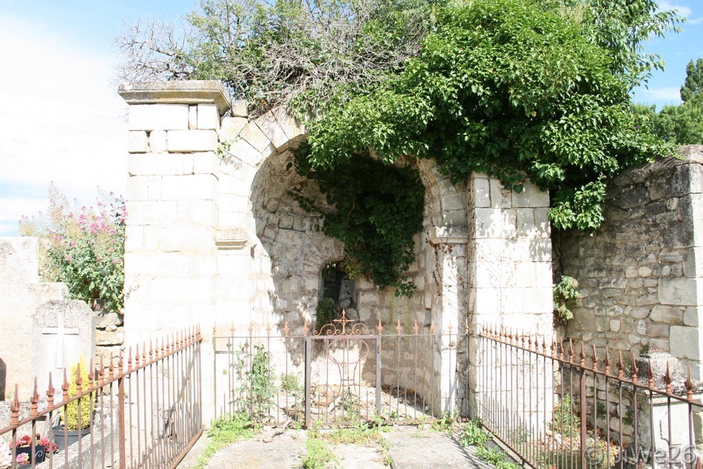 Vestiges d'une chapelle Saint-Maurice citée en 910