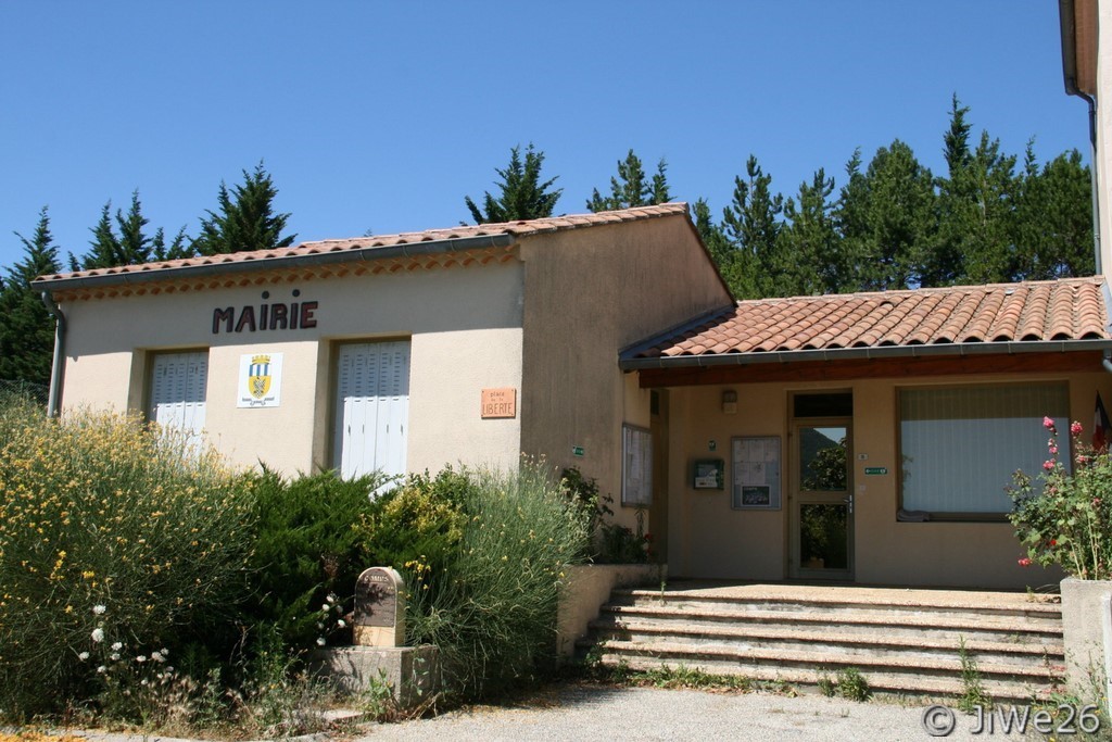 La mairie de Comps