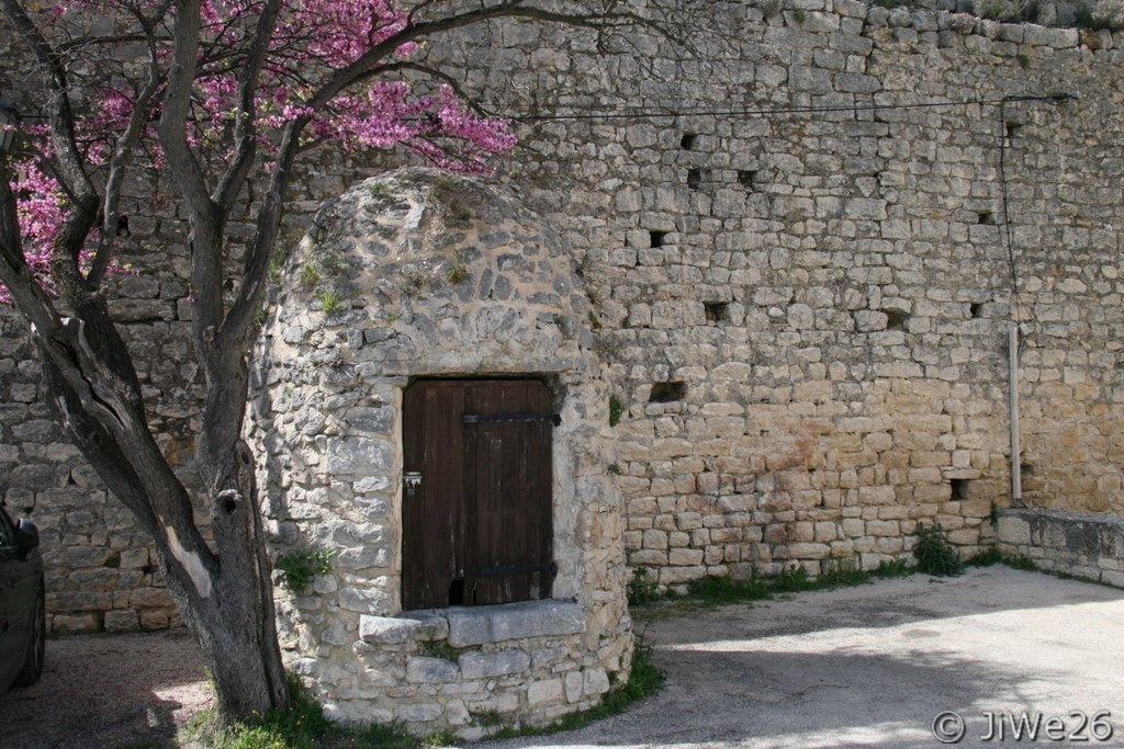 Le château de Crestet