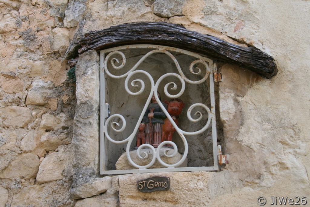 Crestet, village médiéval