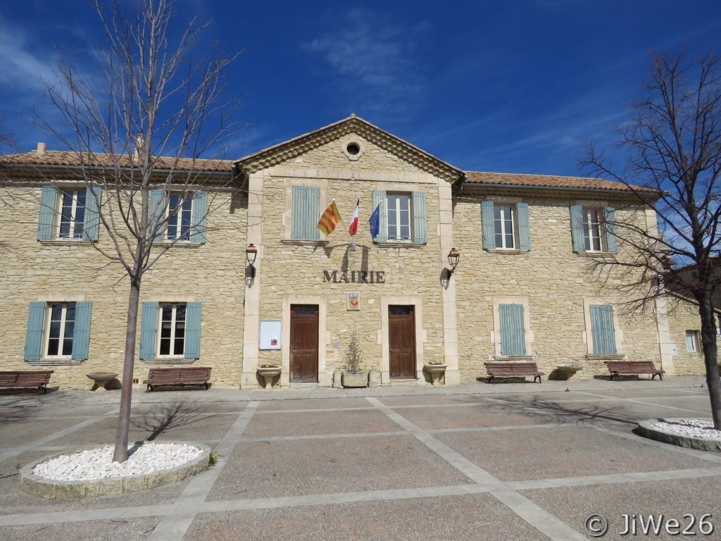 Le très beau bâtiment abritant la Mairie
