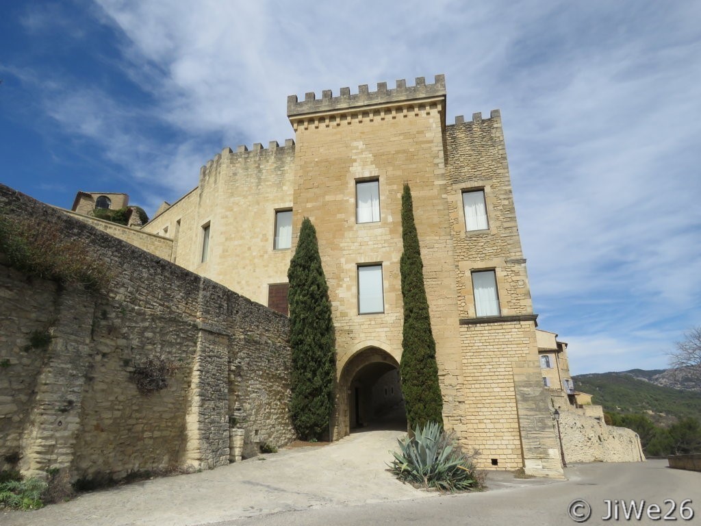 Entrée sur le château