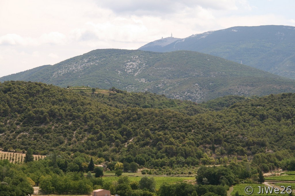 Magnifique vue avec le Mont Ventoux dans le fond