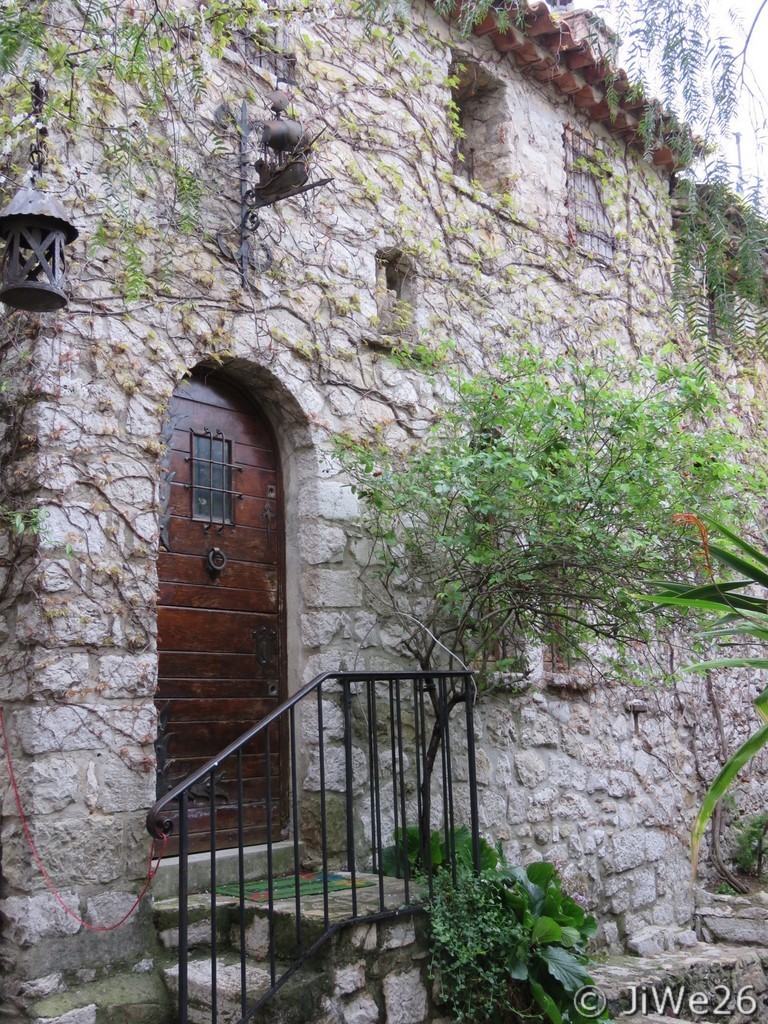​Encore une belle maison de pierres dont la restauration est très bien réussie