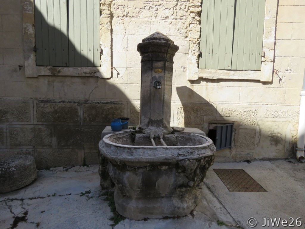 Fontaine rue Mgr Faraud