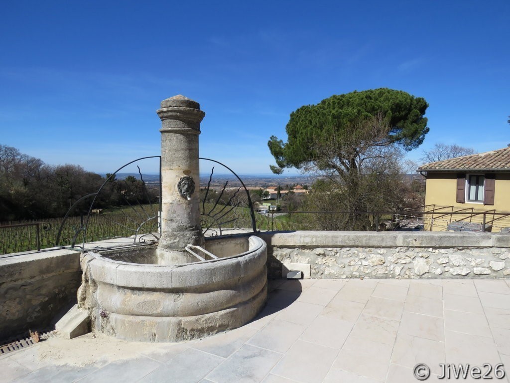 Fontaine place Andéol