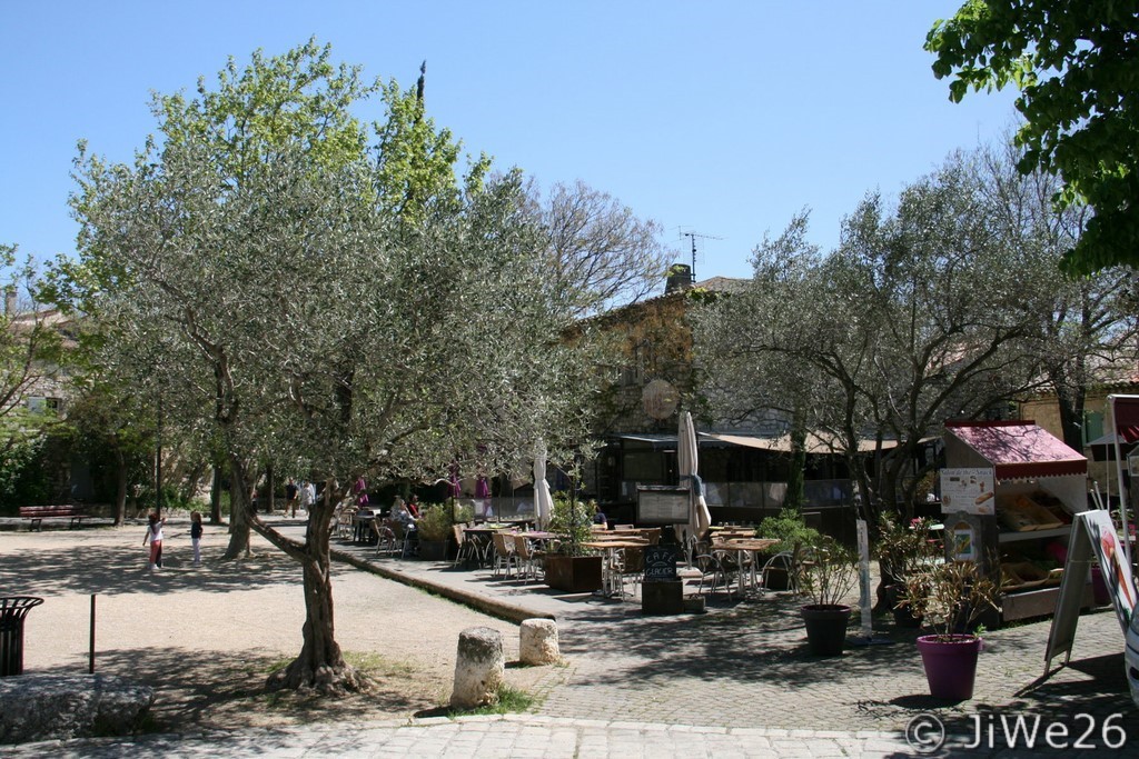 L'épicerie fine, glacier, salon de thé "La Marjolaine"