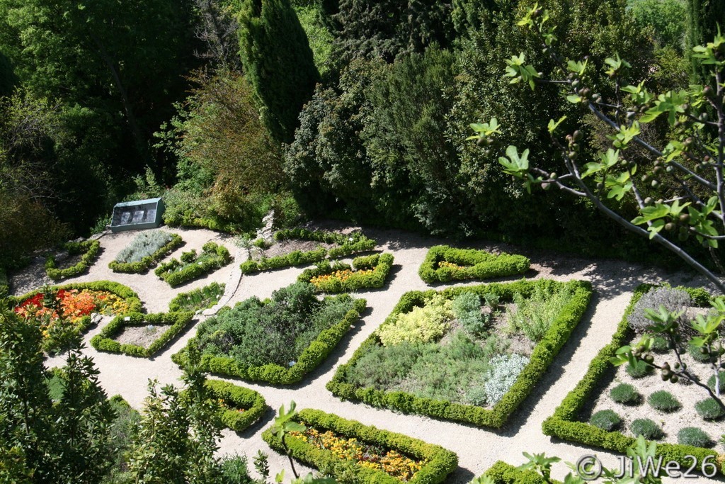 Splendide jardin de formes, de senteurs et de couleurs