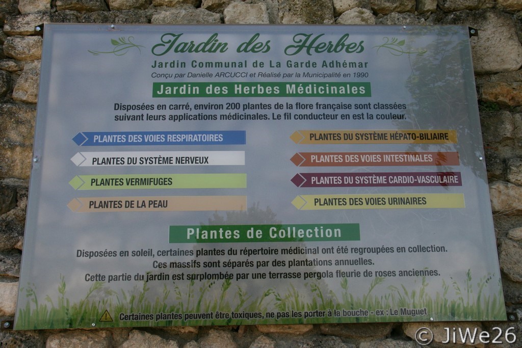Réparti sur 3.000 m², le Jardin des Herbes est divisé en deux parties, le jardin médicinal et le jardin de collections
