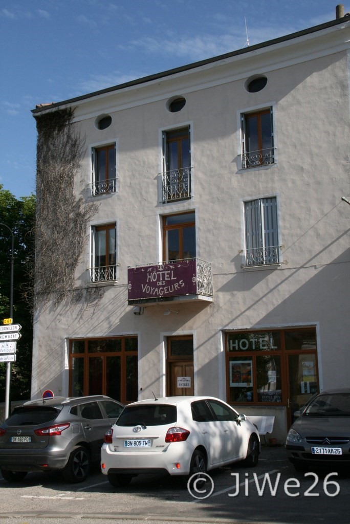 La Motte-Chalancon_L'Hôtel des Voyageurs Route de Nyons