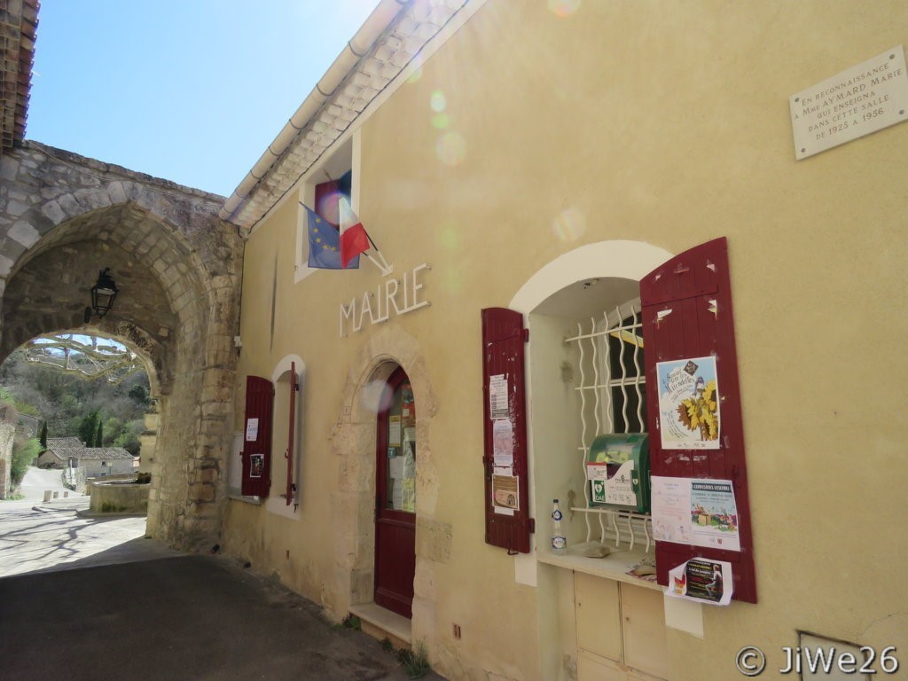 La Mairie située rue Coste Chaude