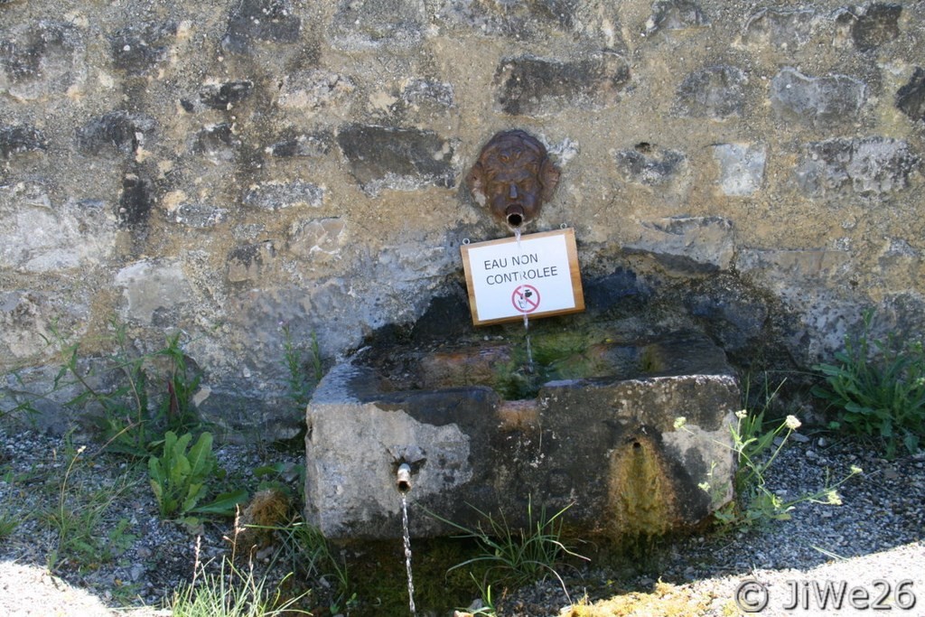 Petit coin de fraîcheur sur le chemin du retour. - C'est réellement un beau village que nous avons visité et apprécié. Félicitations et à bientôt.
