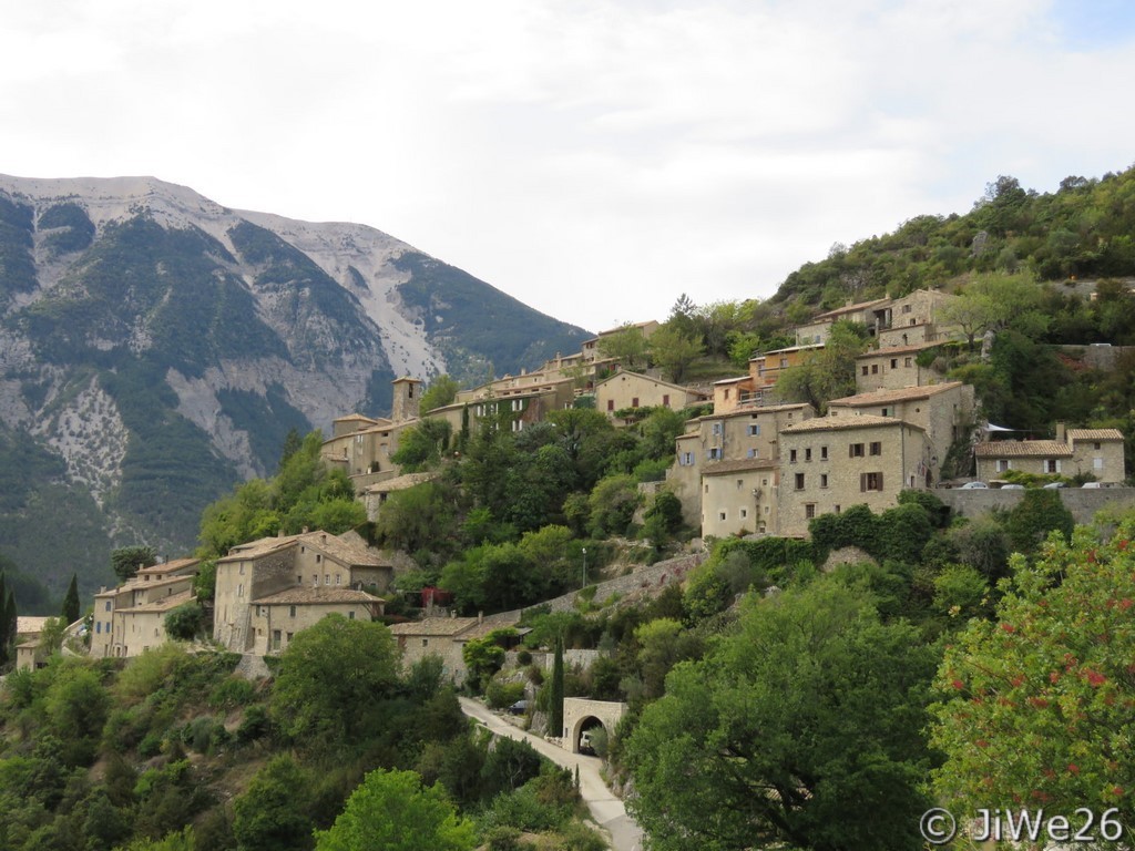 Vue sur le village de Brantes