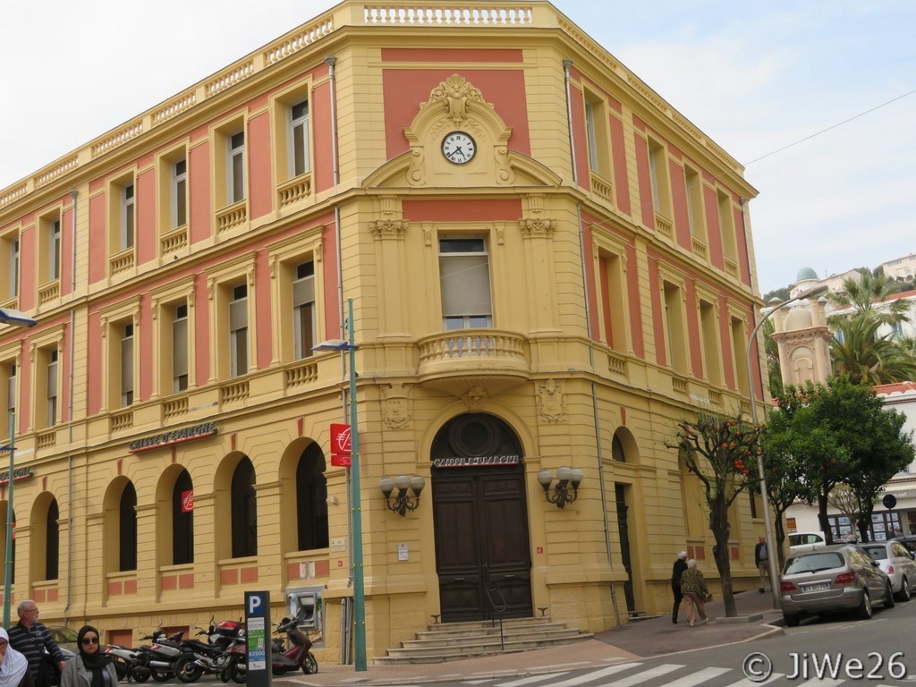 Le superbe immeuble de la Caisse d'Epargne