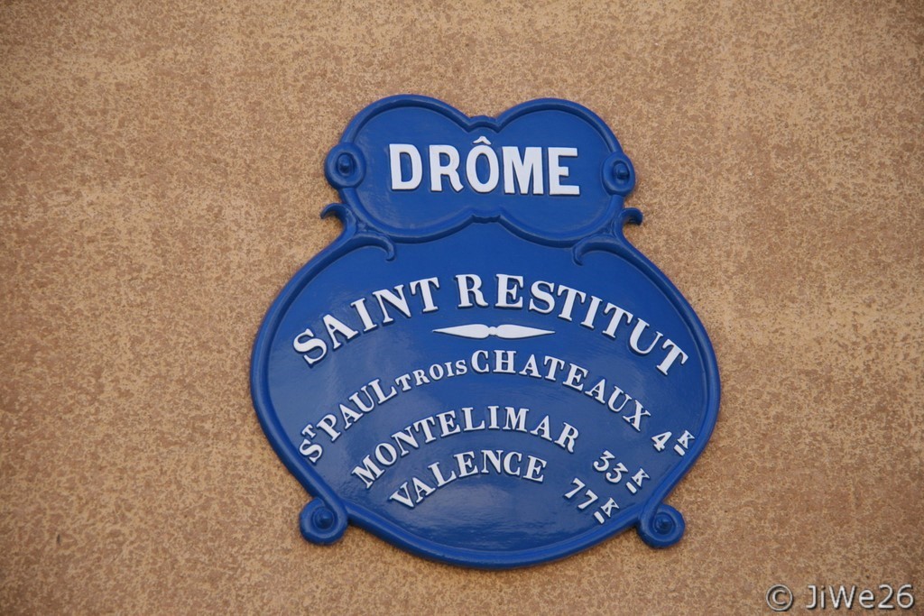 Cette plaque de cocher a été retrouvée chez un brocanteur ardéchois - Elle a été rachetée par la mairie, restaurée par Sylvain Bertolini et a été dévoilée le 10 novembre 2018