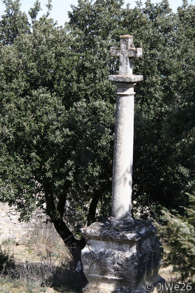 Peut-être font-ils partie du concept de la Dame aux Sept Douleurs