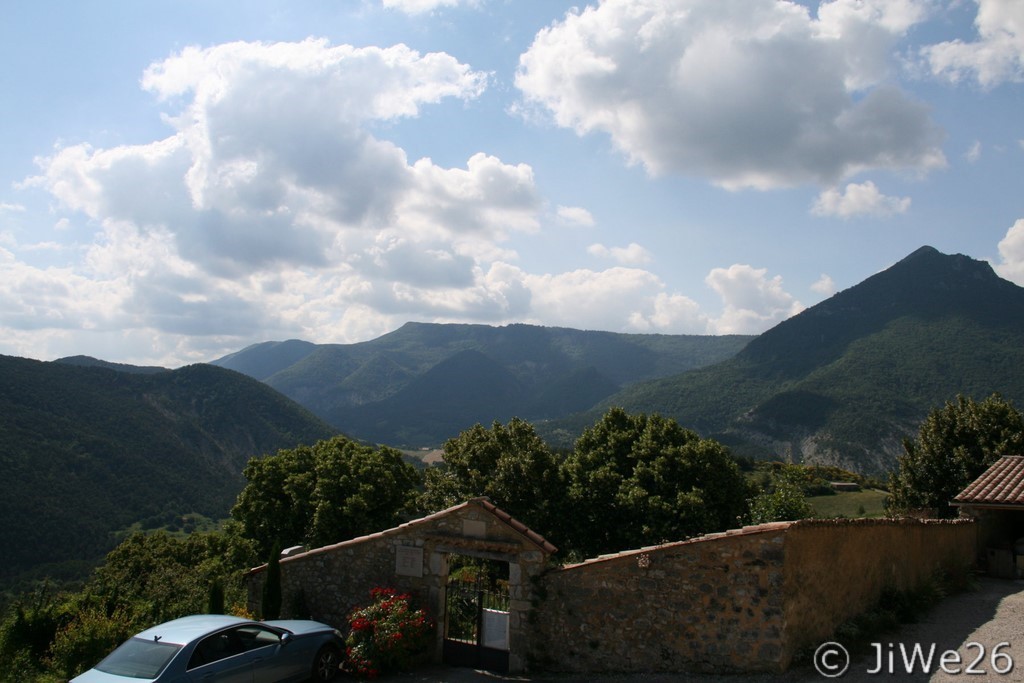 ici à droite sur la photo