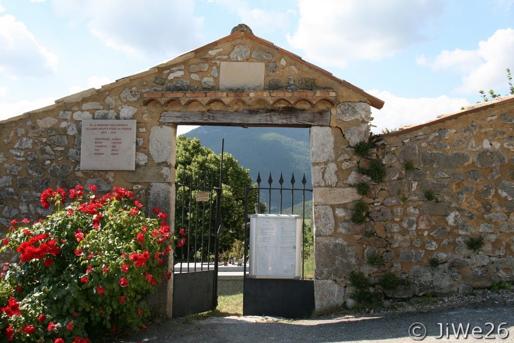 L'entrée du cimetière