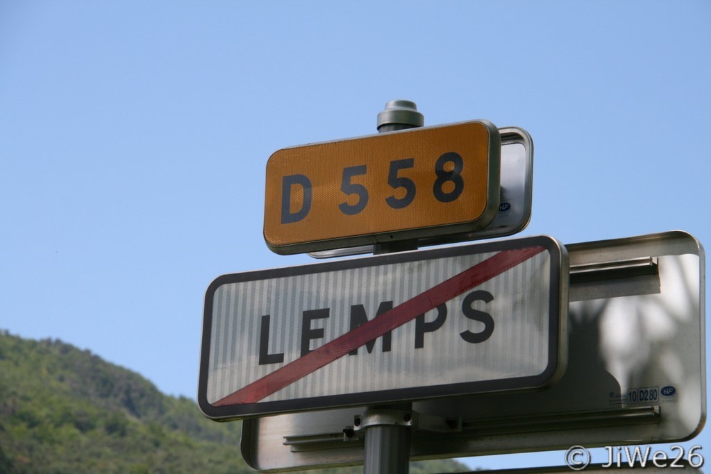 Et voilà, nous quittons déjà ce petit village drômois fort plaisant - A bientôt