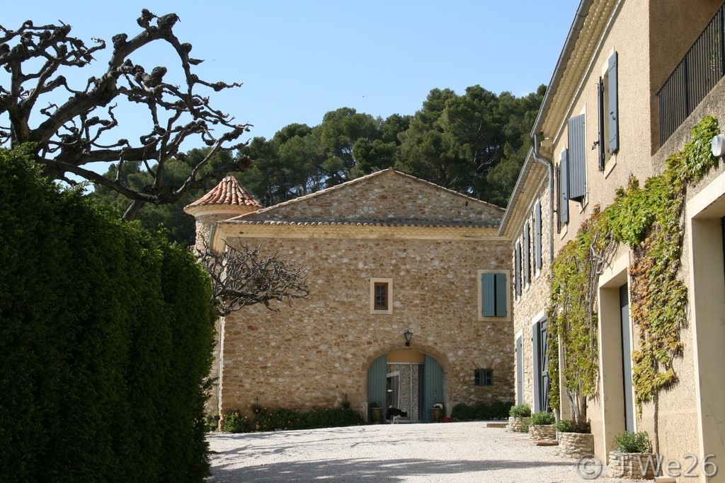 Chateau-Ferme Rue la Garenne