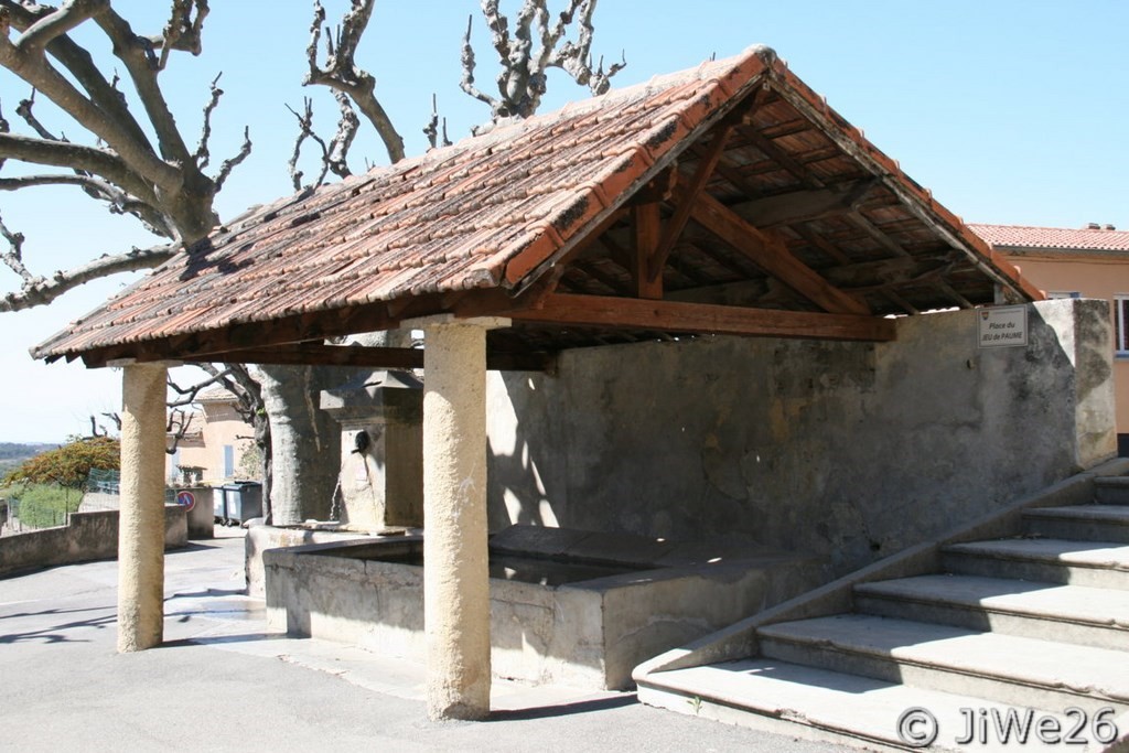 Le lavoir est très bien restauré