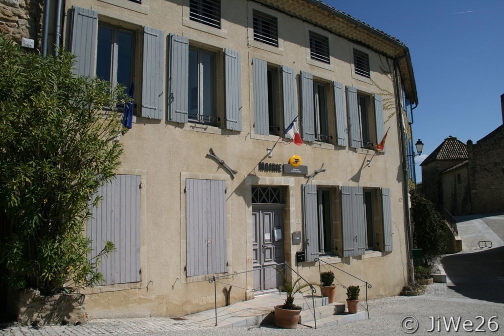 La Mairie avec l'agence postale