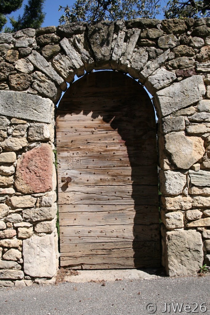 J'aime les portes anciennes