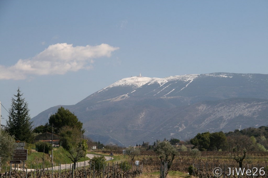 De là on peut aussi admirer le Mont Ventoux