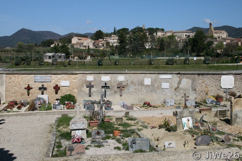 Quelques tombes au hasard