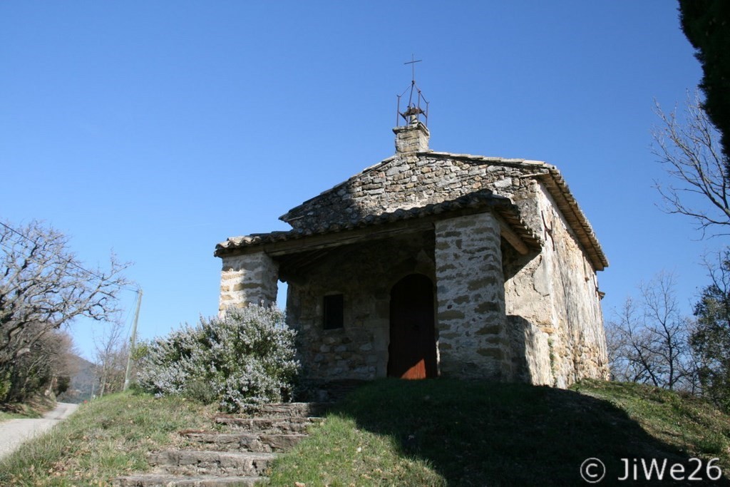 Et enfin la 3e chapelle, la Chapelle St Georges, construite au XIIe s.