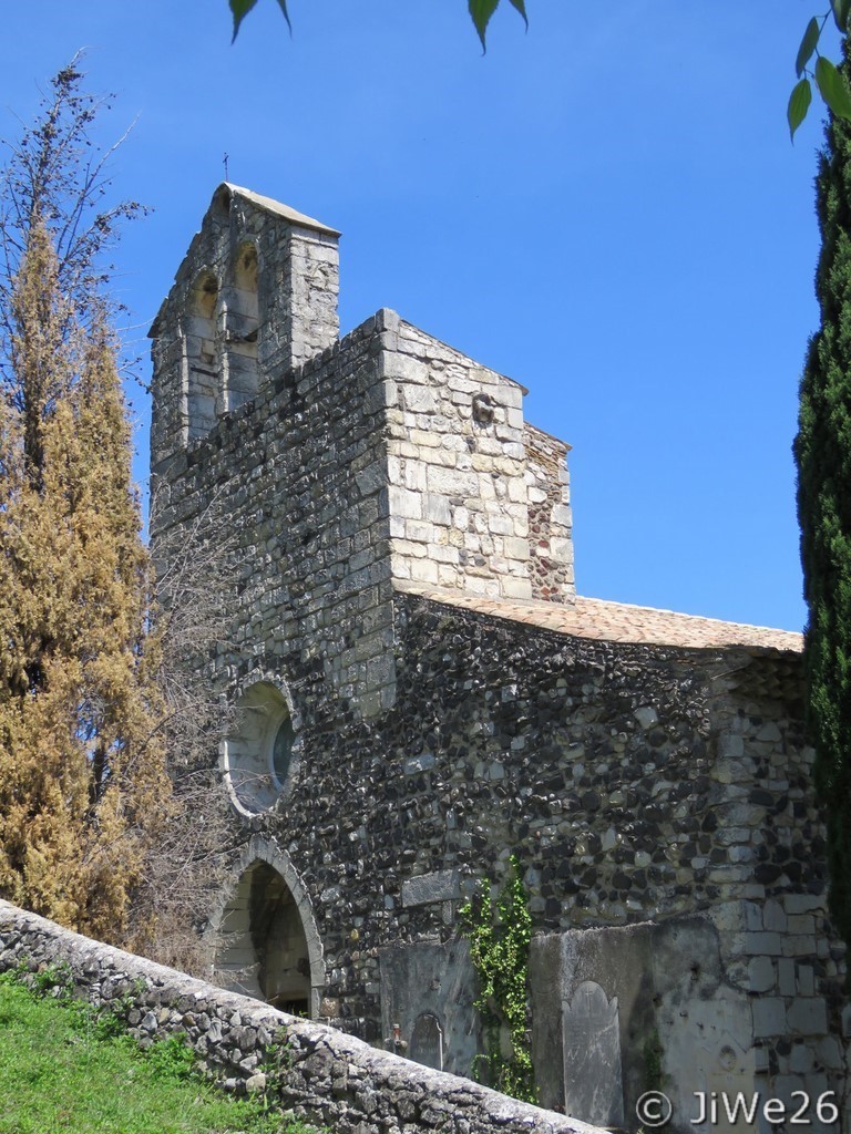 La chapelle a été utilisée jusqu'en 1865 puis elle est tombée en ruines