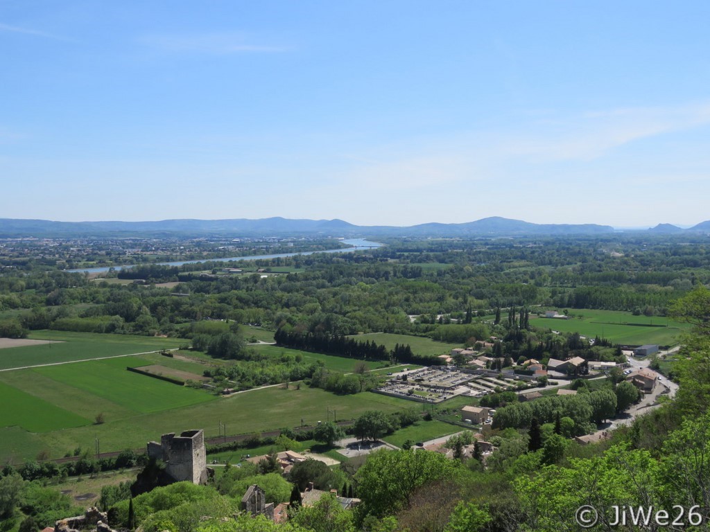 Point de vue sur l'entrée du village