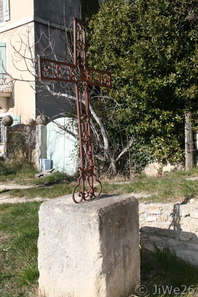 Croix non identifiée, probablement de mission