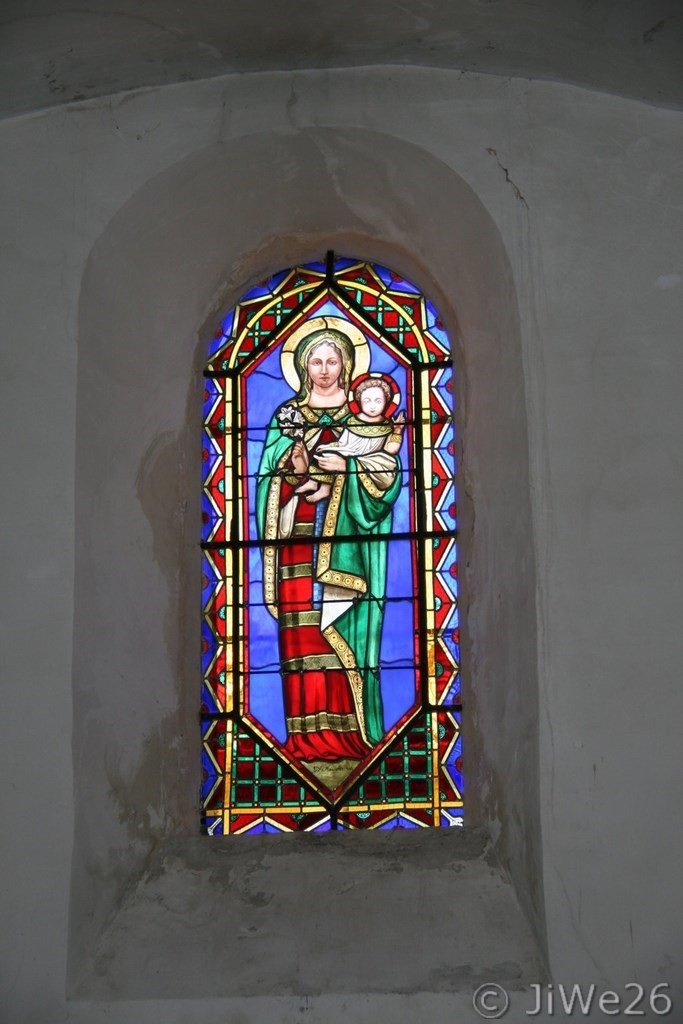 Très beau vitrail représentant la Vierge et l'Enfant Jésus