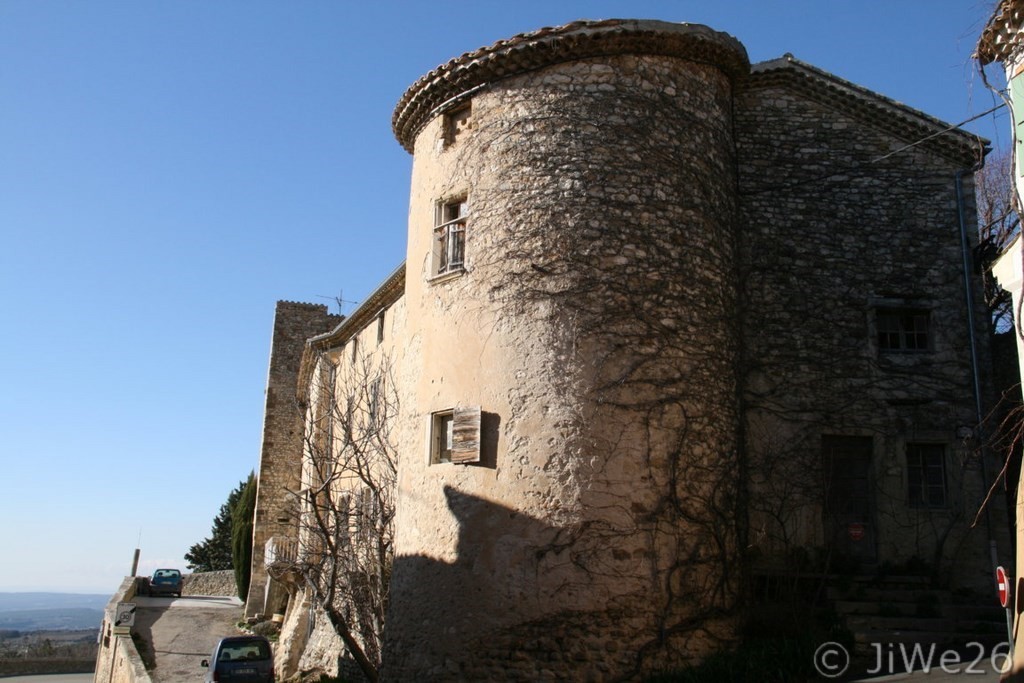Château féodal du XIV-XVe s.