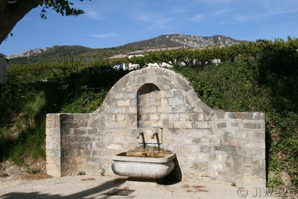 Fontaine récente