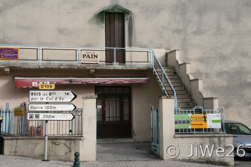 Bar et dépôt de pain