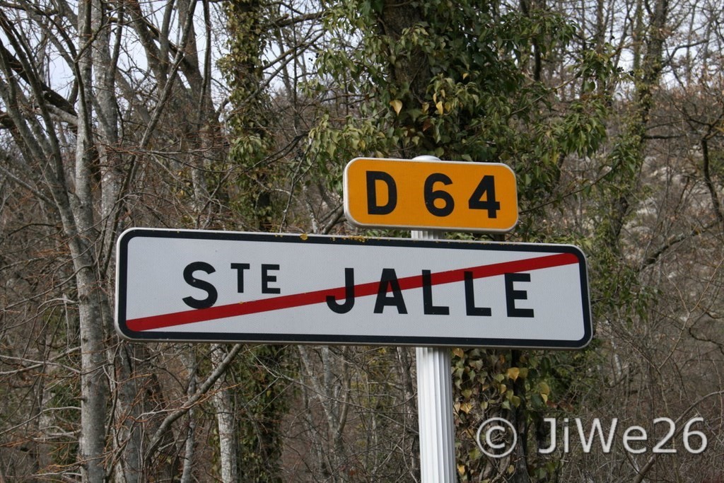 Nous quittons ce charmant village de Sainte Jalle où il nous reste encore beaucoup de choses à voir.