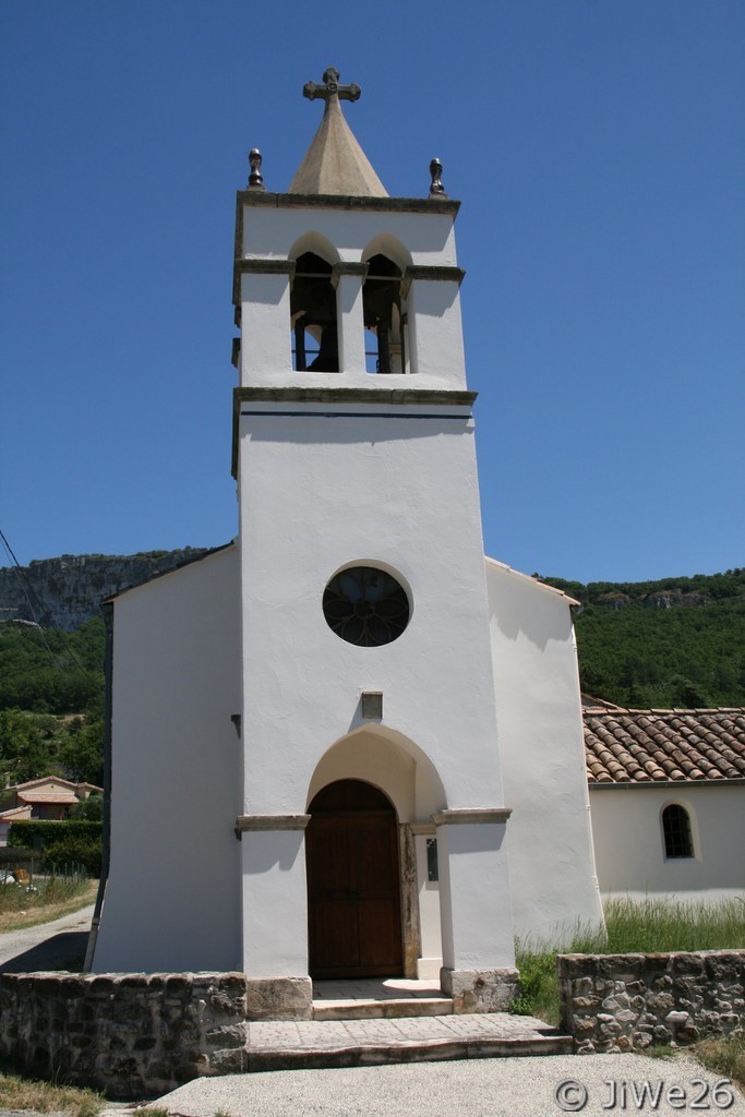 L'église St Sébastien avec son clocher lombard