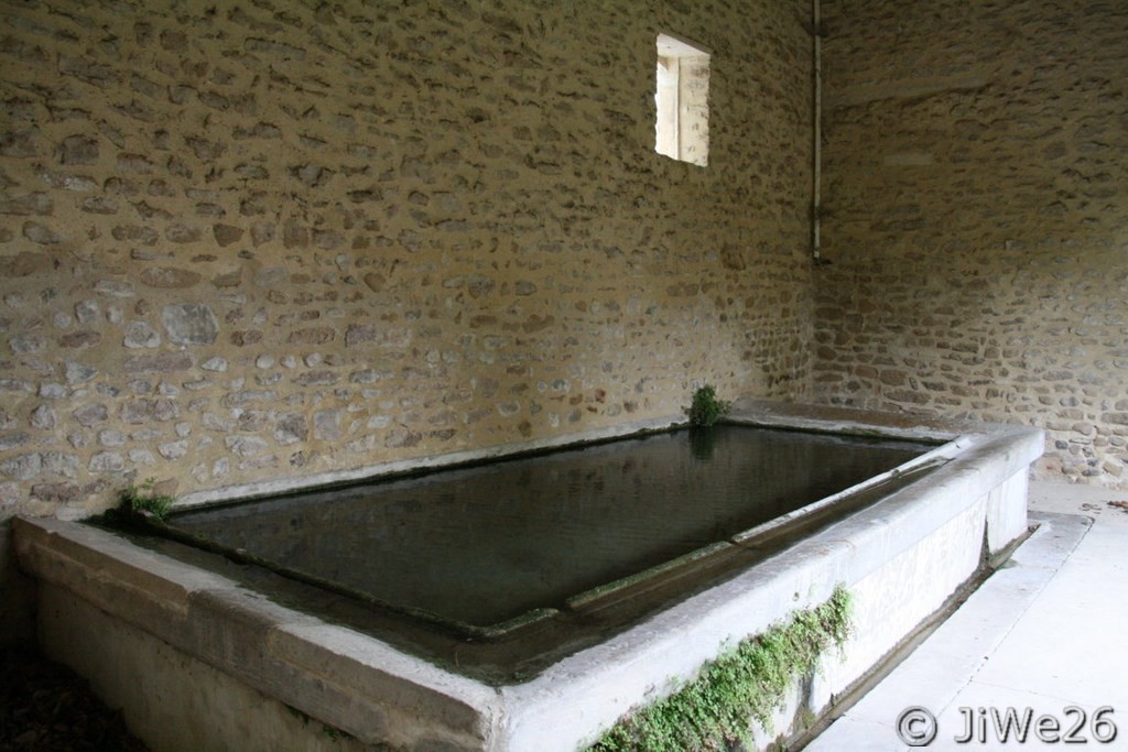 L'intérieur du lavoir