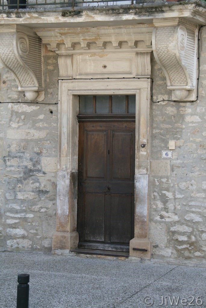 Encore un belle porte ancienne