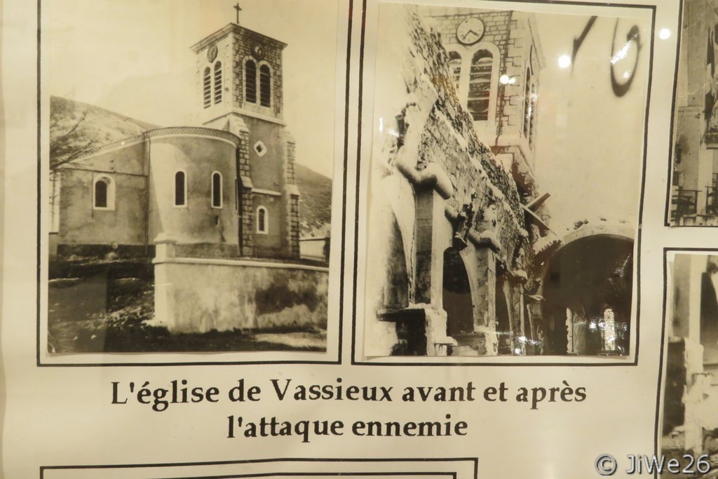 Vue de l'église avant et après l'attaque allemande