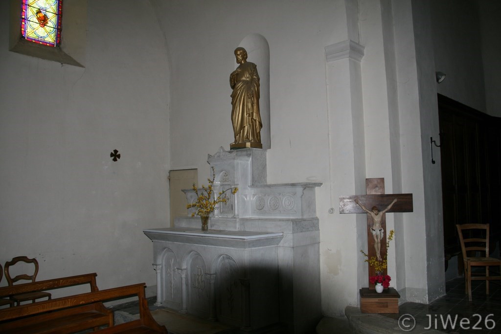 Petite chapelle gauche dans l'église